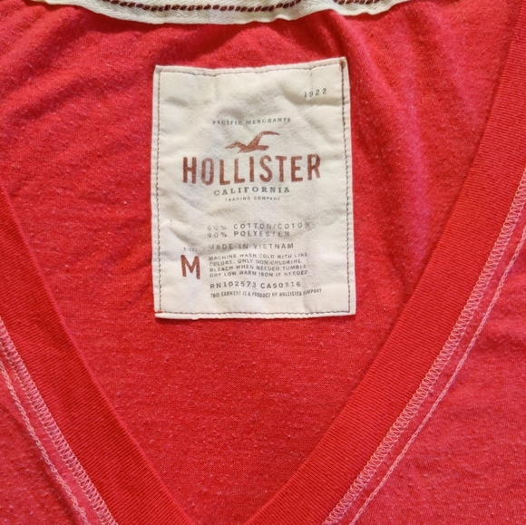 Hollister V-Neck Top Woman's Size Medium - Picture 2 of 3